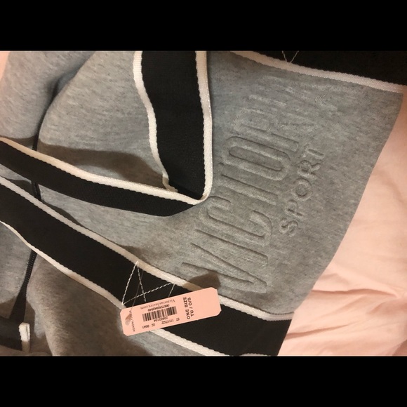Victoria’s Secret Sport Duffle Bag - Picture 3 of 6
